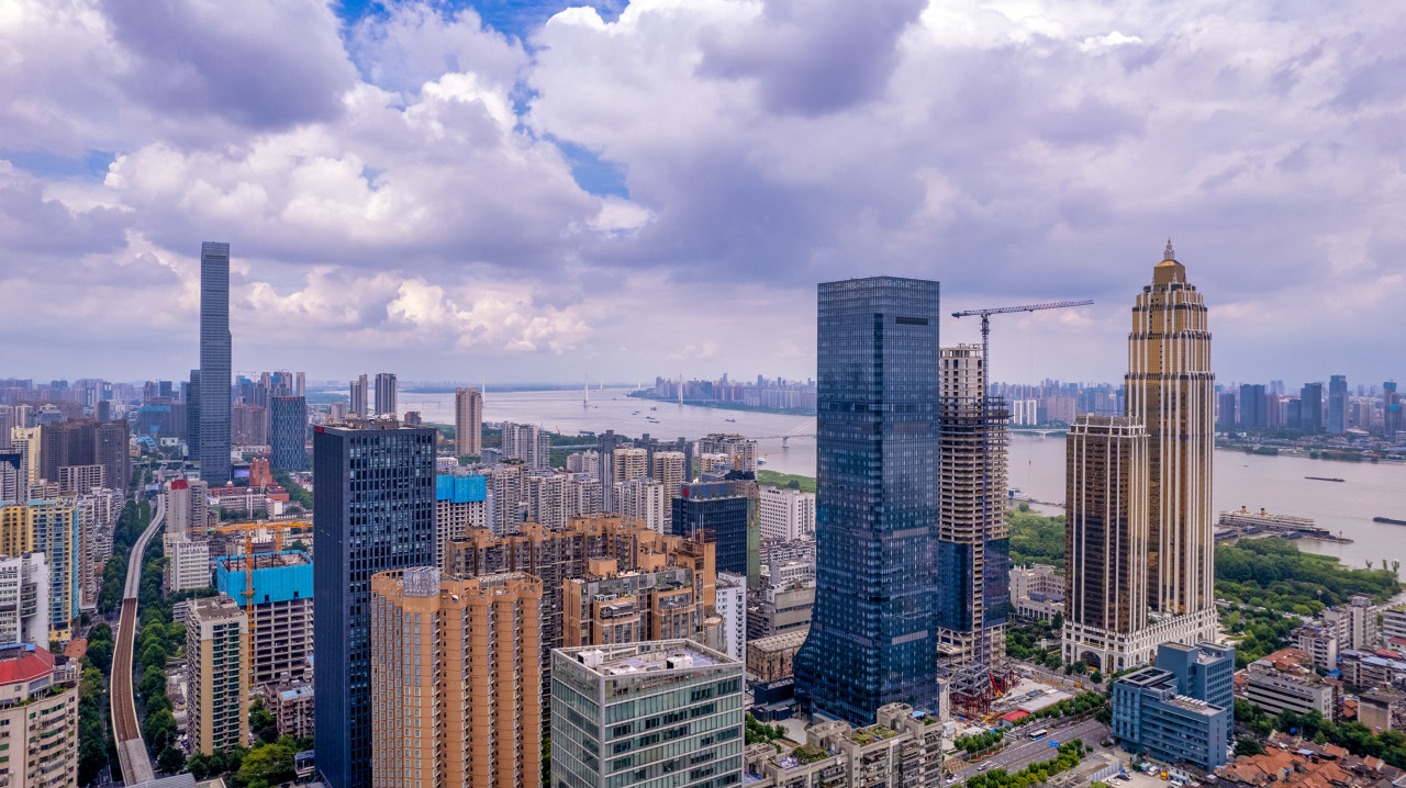 为刺激买房拼了！武汉坐公交可抵房贷利息，上海杨浦对UP主购房最高补贴200万